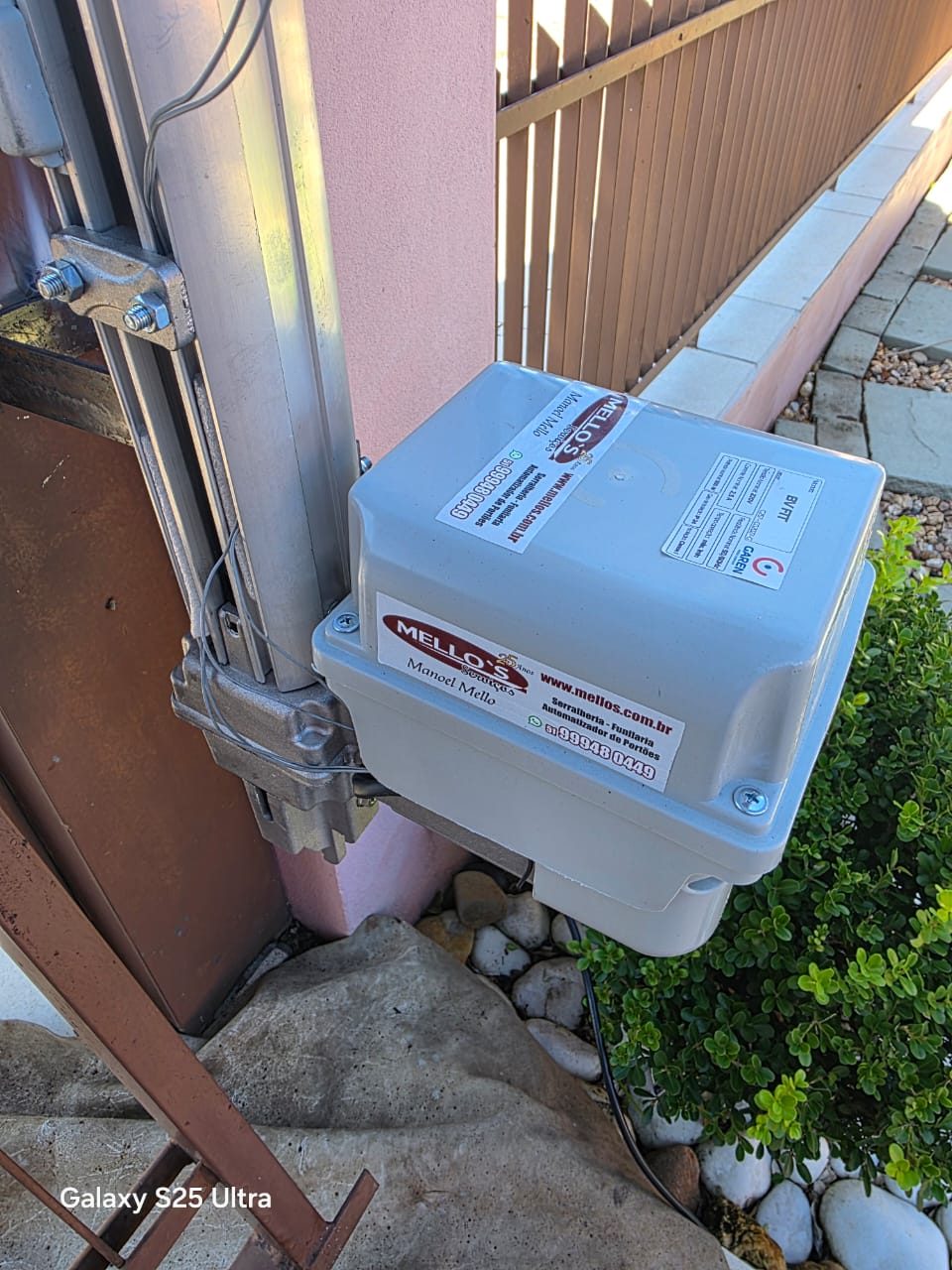 Automatizador com proteção instalado pela Mello's